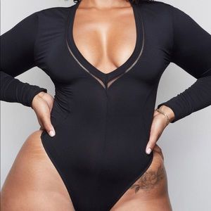 NWT Good American Low Down Deep V Bodysuit Black 2X (size 5)